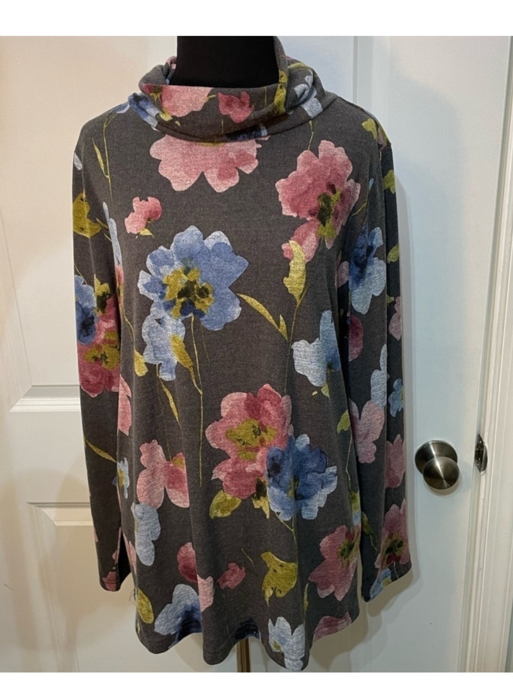 Trisha Tyler Floral Cowl Neck Sweater - Gray with Pink & Blue Flowers CB-AQ